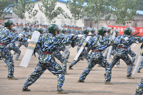 警棍盾牌操